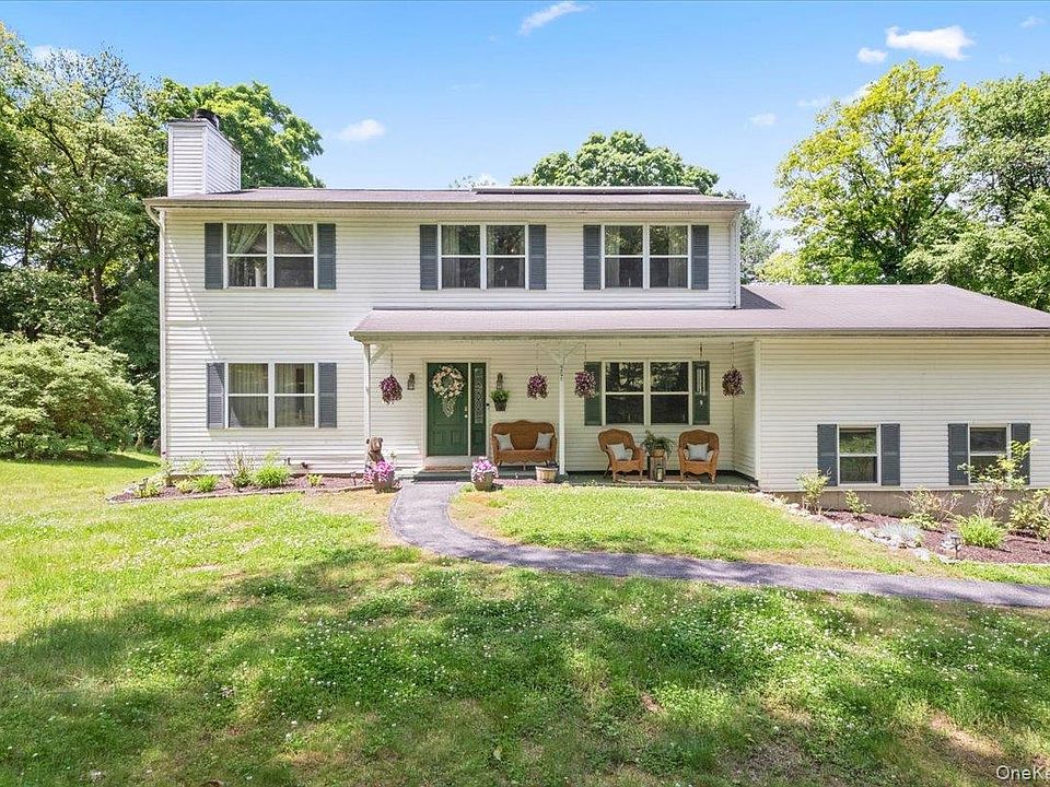 1st image of 27 Pugsley Parkway