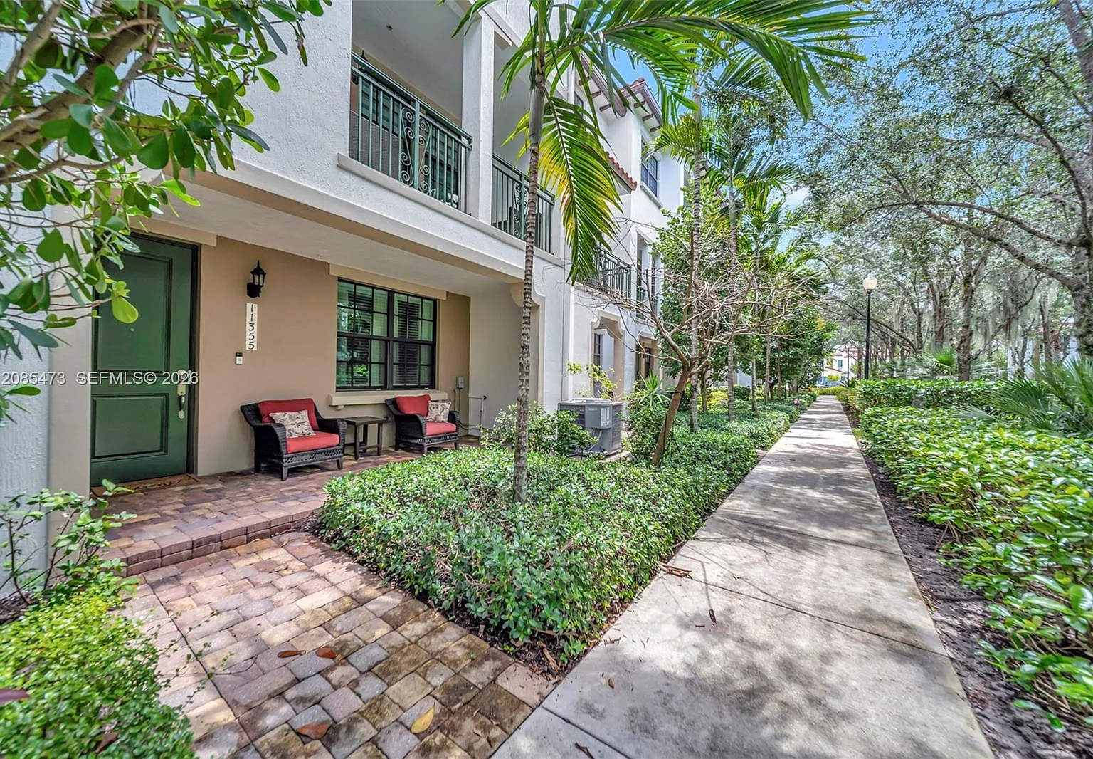 Pembroke Lakes South — Photo 4