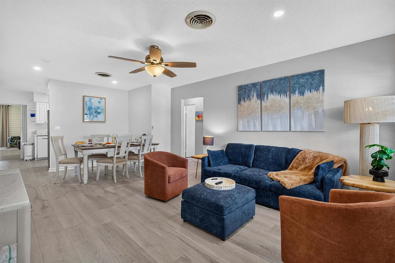 3 bed, 2.0 bath, $4,957 — Photo 3