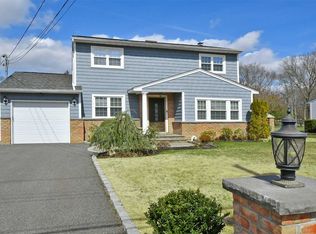 407 Oceanside St, Islip Terrace, NY 11752