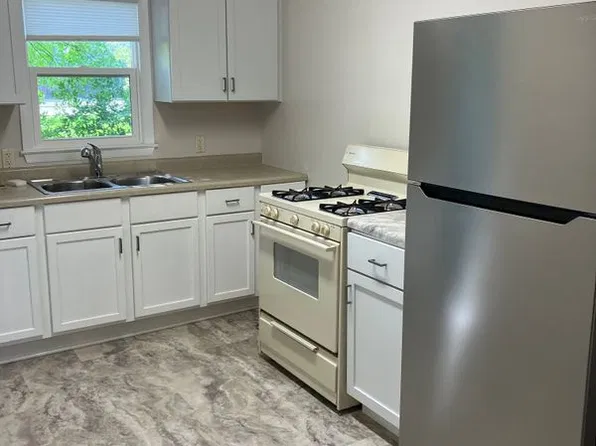 91 Osborne Rd NE, Fridley, MN 55432