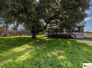 308 Fm 532, Moulton, TX 77975