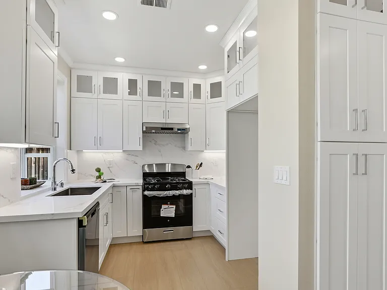 1290 Notting Hill Dr — Photo 8