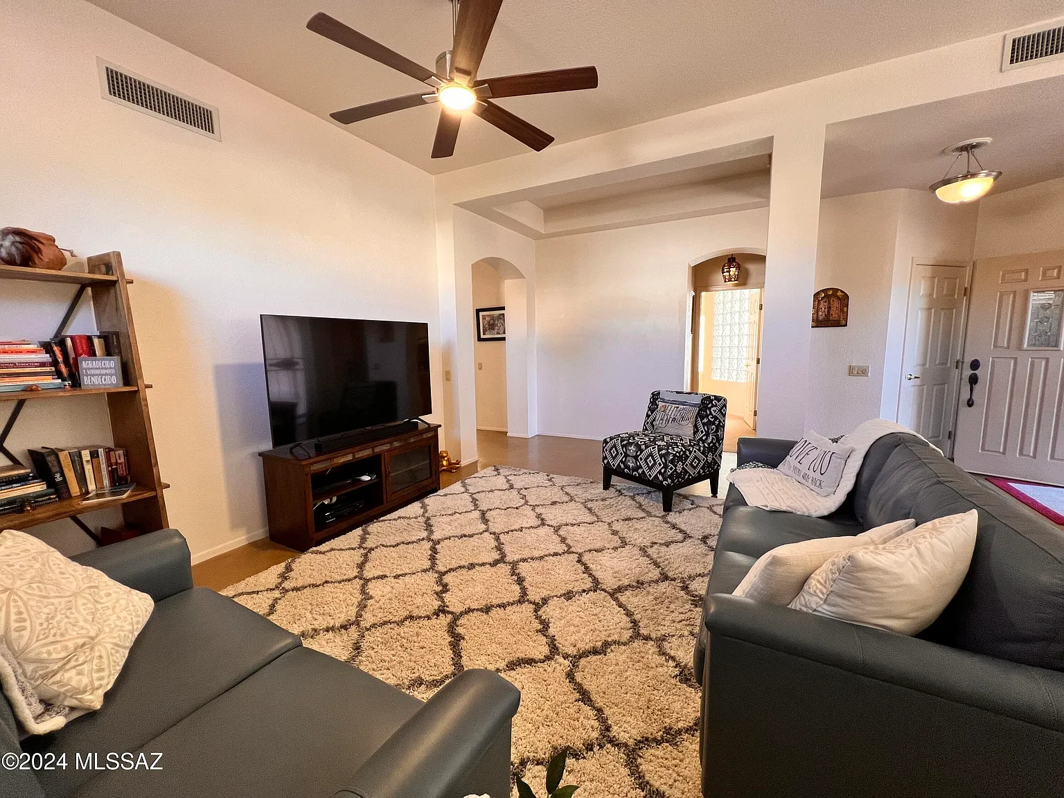 2 bed, 2.0 bath, 1499 sqft, $3,800 — Photo 2