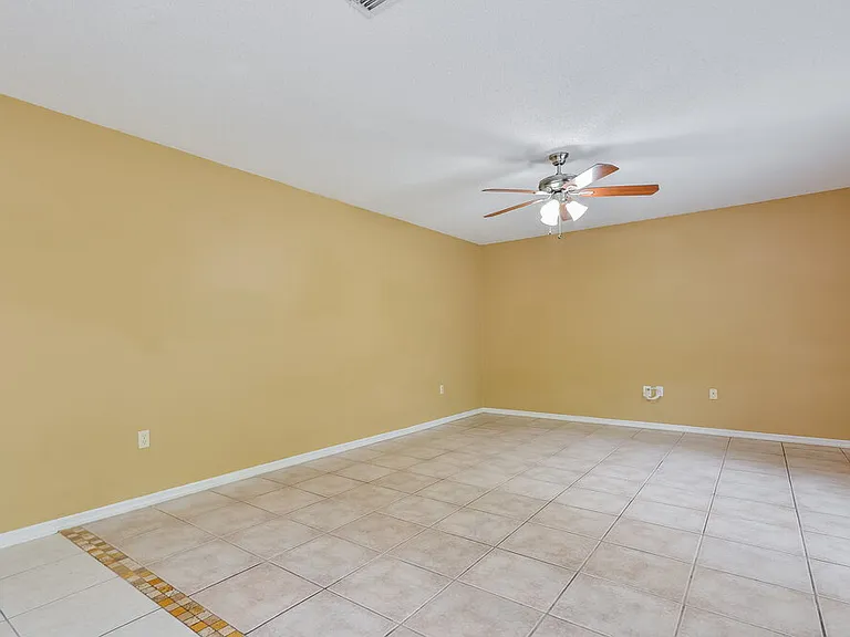 2047 Galahad Dr — Photo 6