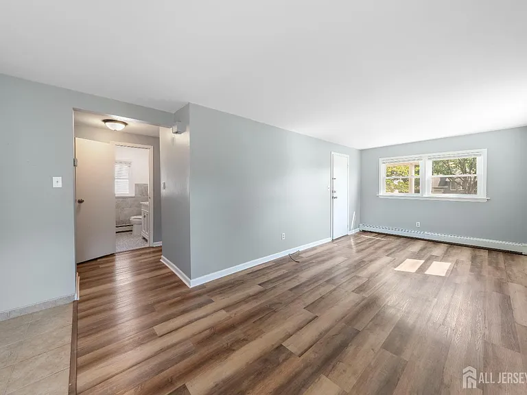 69 S Harrison Ave — Photo 8