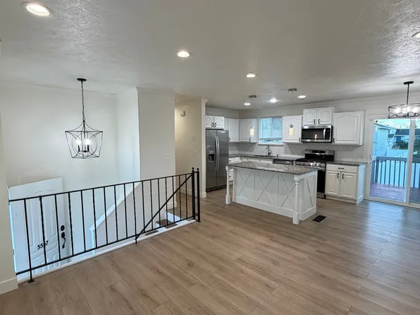 5557 W Joshua Cir, West Jordan, UT 84081