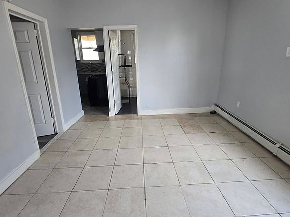 3rd image of 269 Goldsmith Ave #3L