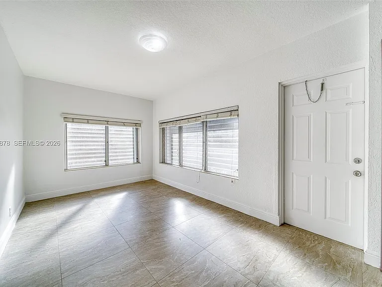 4136 SW 14th St — Photo 21