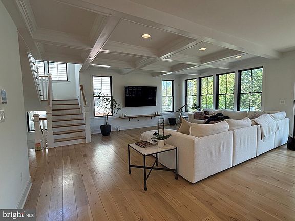 5th image of 5613 Namakagan Rd