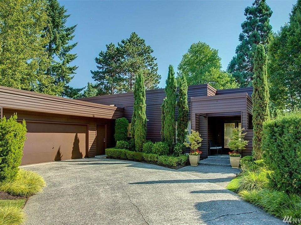 1st image of 2022 77th Ave NE