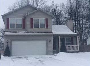7047 Oak Tree Dr, Lorain, OH 44053