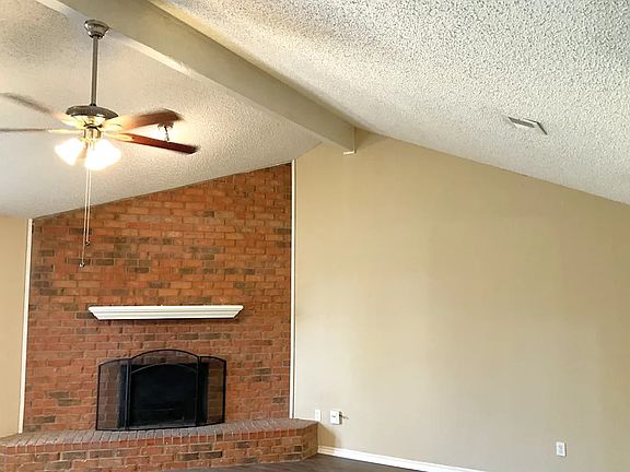 2nd image of 703 Greenview Ave SE