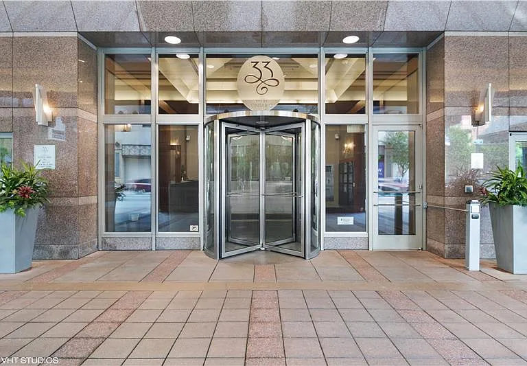 33 W Ontario St #31D — Photo 70