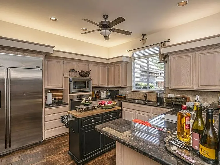 716 Fox Bend Trl — Photo 15