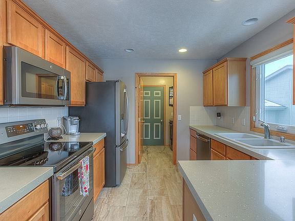 5th image of 16408 Audrey St