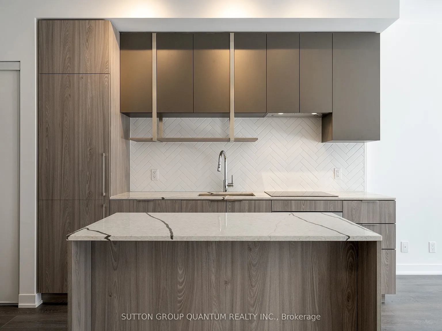 The Azura Condominiums — Photo 4