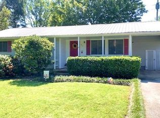 813 Maple Hill Dr, Tullahoma, TN 37388