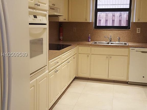 3rd image of 4418 Roosevelt St #0