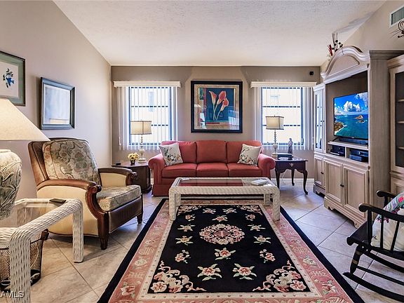 5th image of 5005 SW 9th Pl