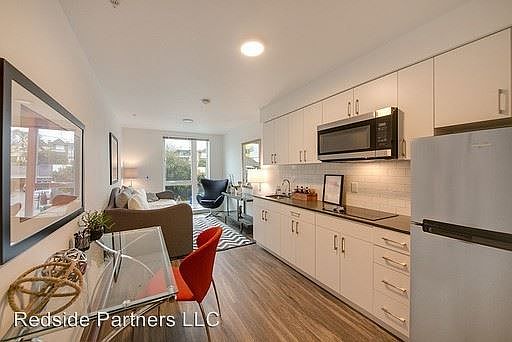 1st image of 1715 12th Ave #304