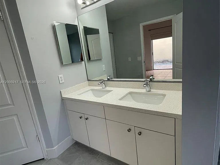 9929 NW 29th Ter — Photo 14