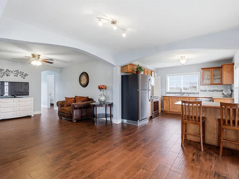 304 County Road 2260 — Photo 9