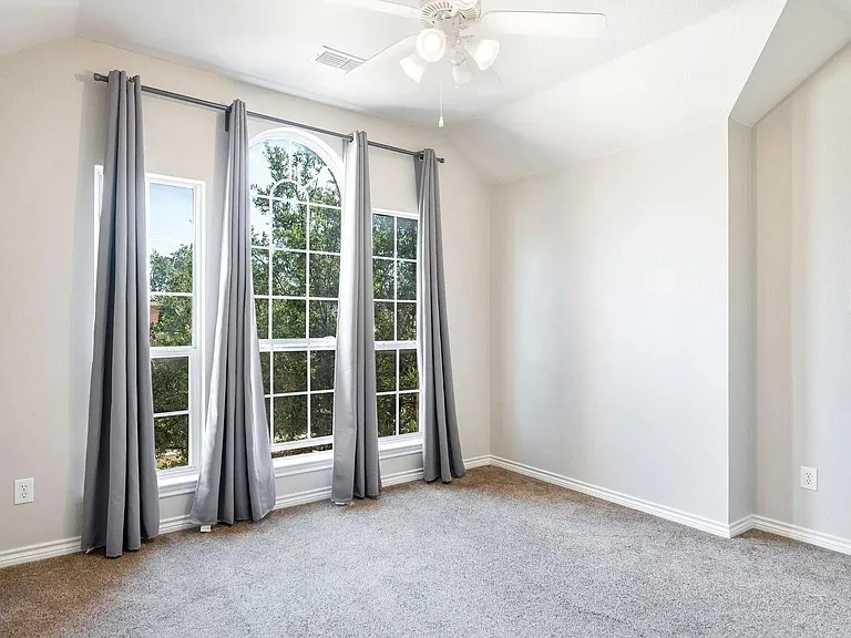 Upstair bedroom 2