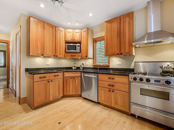 4th image of 1006 Linden Ave