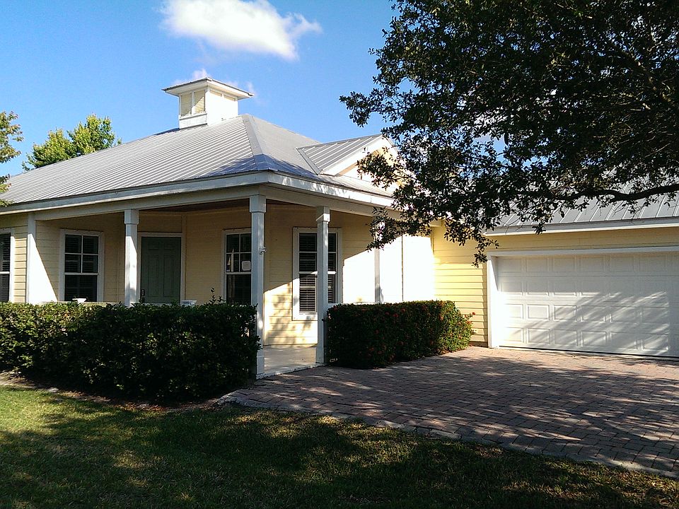 1st image of 433 NE Canoe Park Cir
