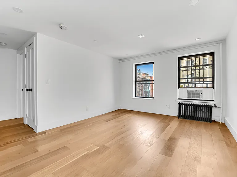 109 1st Ave #5R — Photo 5