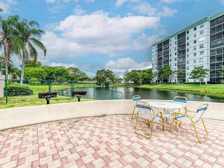 2200 S Cypress Bend Dr #101 — Photo 46