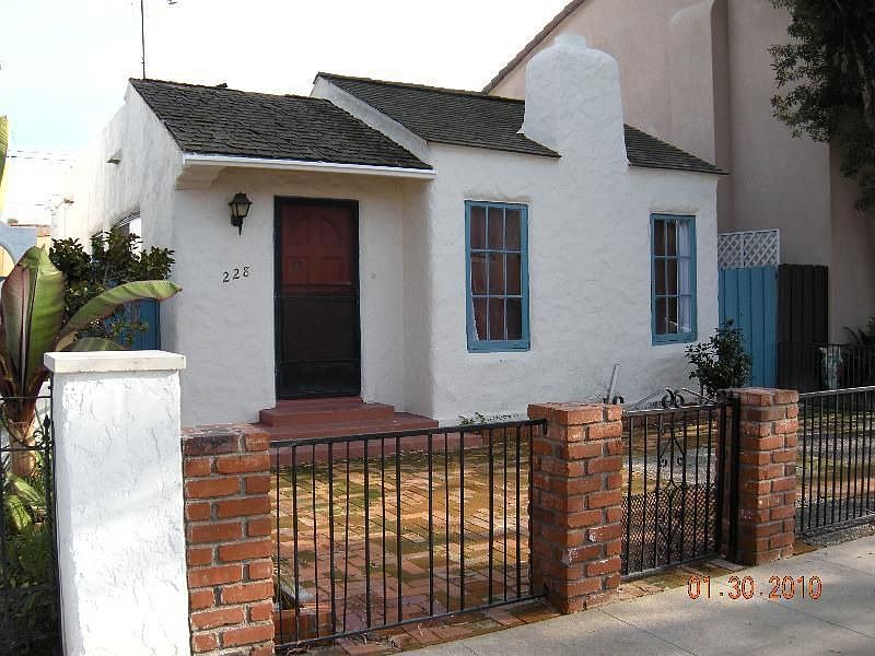 1st image of 228 Glendora Ave