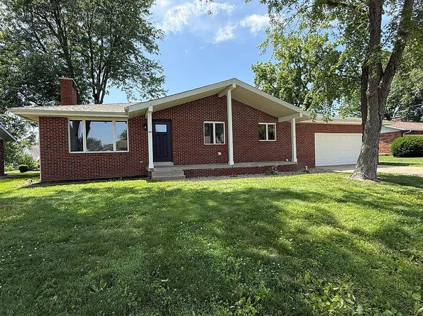 95 Sunflower Dr, Highland, IL 62249