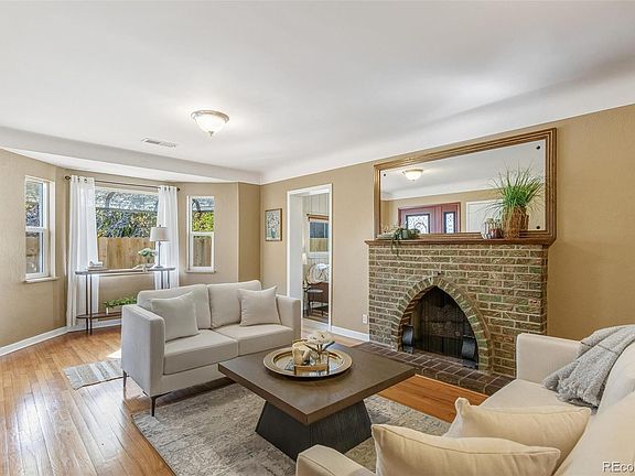 4th image of 1121 Carr Street