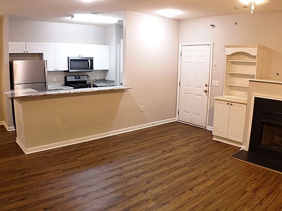 3rd image of 303 McKenna Cir