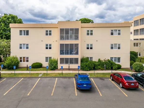 75 Washington Avenue #3-104, Hamden, CT 06518