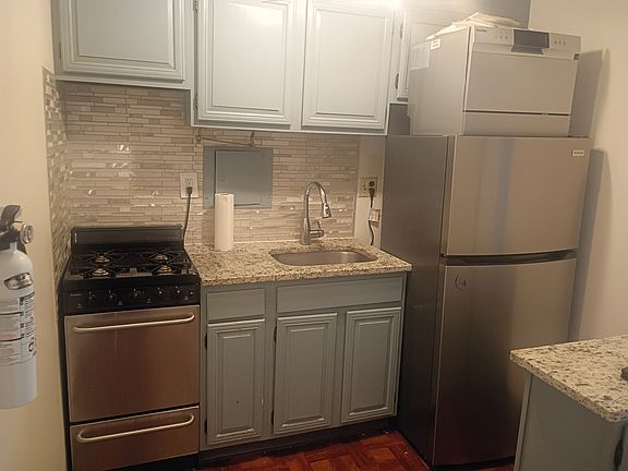 4th image of 1250 4th St SW #W305