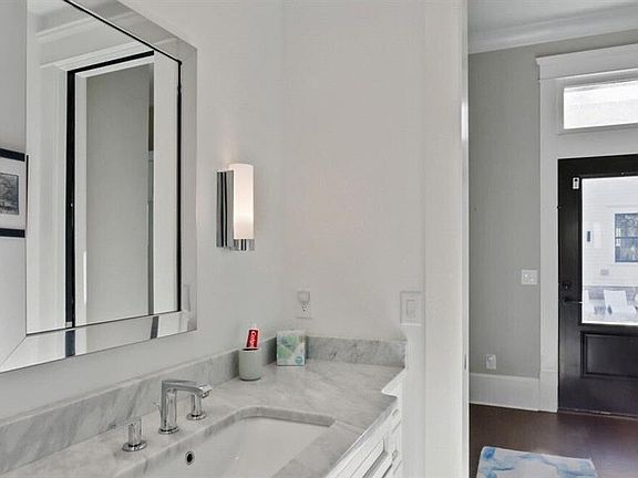 5th image of 1013 Euclid Ave NE