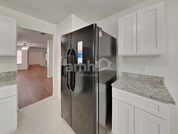 4th image of 1522 Telkwa Dr