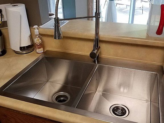 Nice large Kitchen Sink