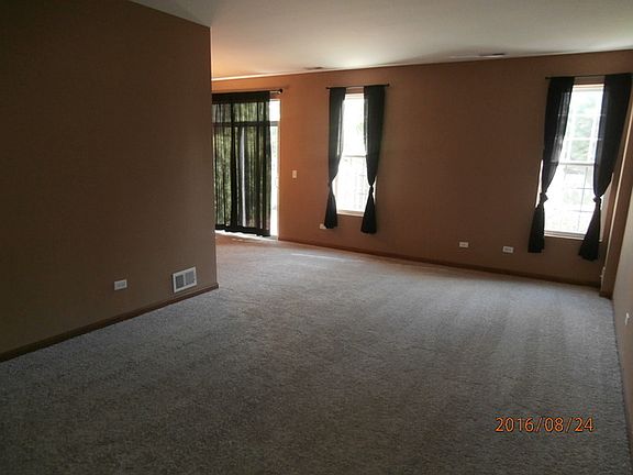 4th image of 4930 Montauk Dr