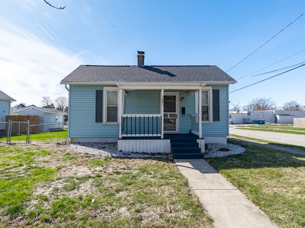 1201 S East St, Bloomington, IL 61701