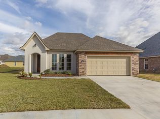 121 Harton Rd, Youngsville, LA 70592