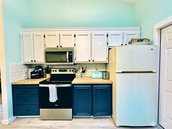 4th image of 4712 SW 150th place
