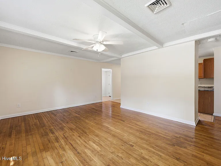 919 Tatum Dr — Photo 9