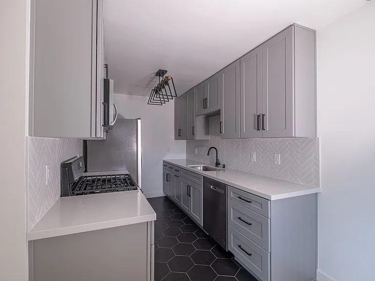 17901 Crenshaw Blvd Residences — Photo 6