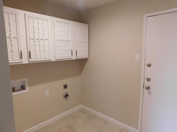 4th image of 2913 Emberwood Dr