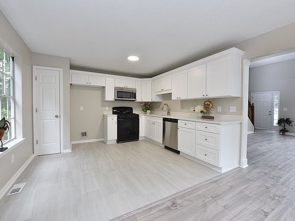 2nd image of 1575 Watercrest Cir #1575