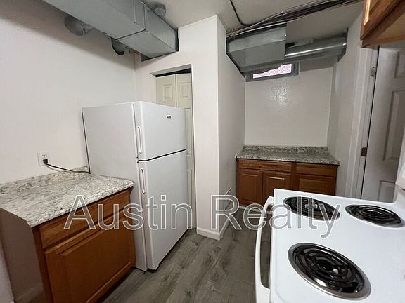 3rd image of 6003 Waterman Blvd #B